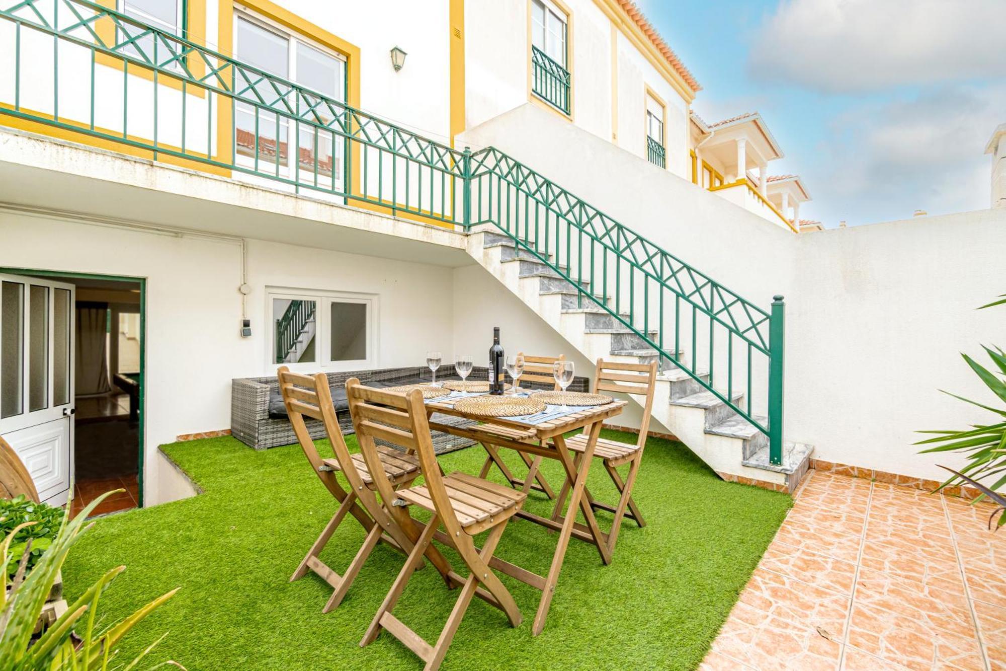 Baleal Happiness Surf House Villa Ferrel  Exterior photo